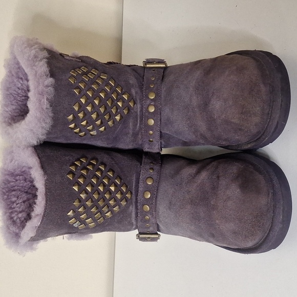 Ugg Australia Adrianna Heart Studded Suede Girls Boots Size 4 - Picture 2 of 8